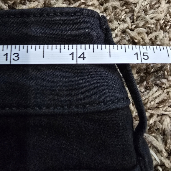 American Eagle Women's Black Midi Shorts Size 6 - Picture 5 of 7